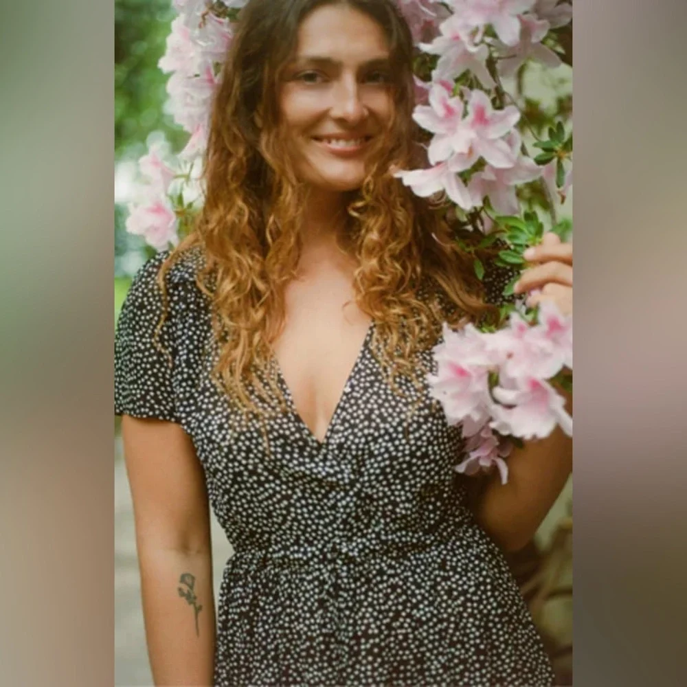 Simple Dawn Dress - Picture 2 of 5